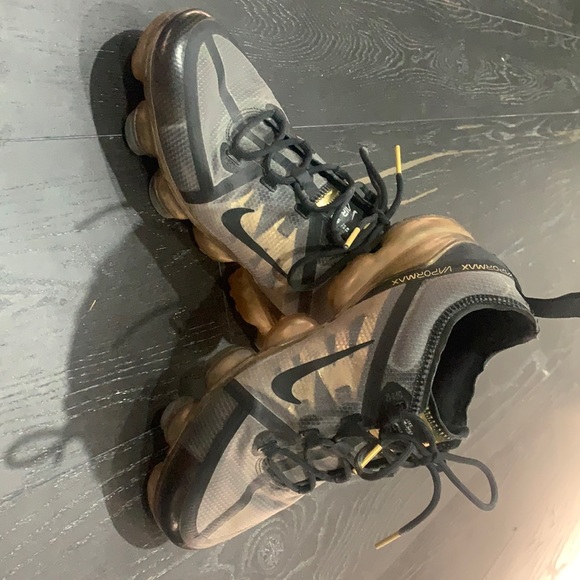 NIKE VAPORMAX SNEAKERS - Picture 16 of 16